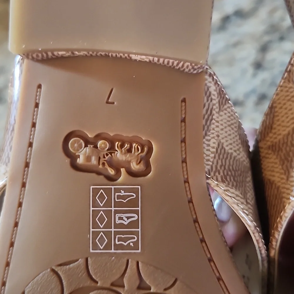 NWT Coach Women's Bridget Sandal Signature Canvas CZ158 BeachWood Size 7 - Picture 9 of 9